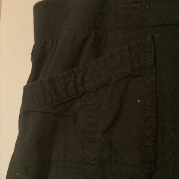 one 5 one Black Capris - Picture 2 of 8